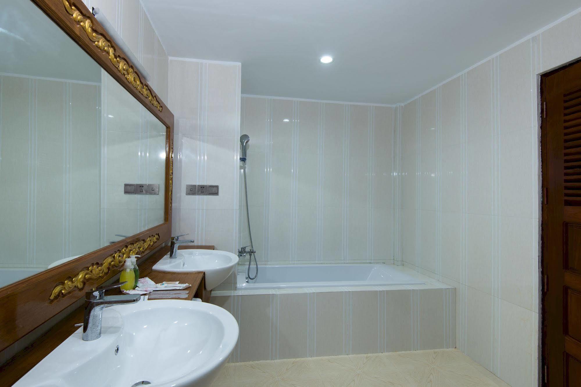 ซู ไทน์ ซาน รอยัล พาเลซ โฮเต็ล Hotel พุกาม ภายนอก รูปภาพ