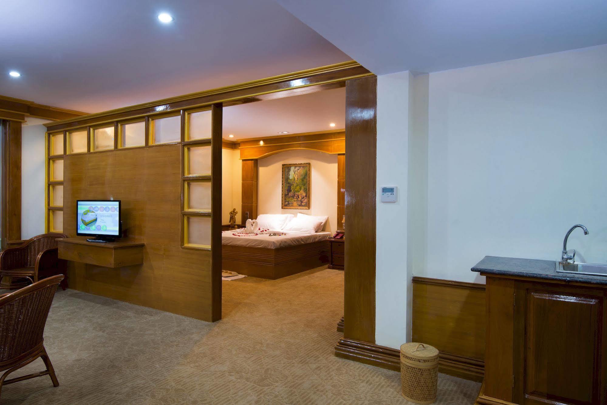 ซู ไทน์ ซาน รอยัล พาเลซ โฮเต็ล Hotel พุกาม ภายนอก รูปภาพ